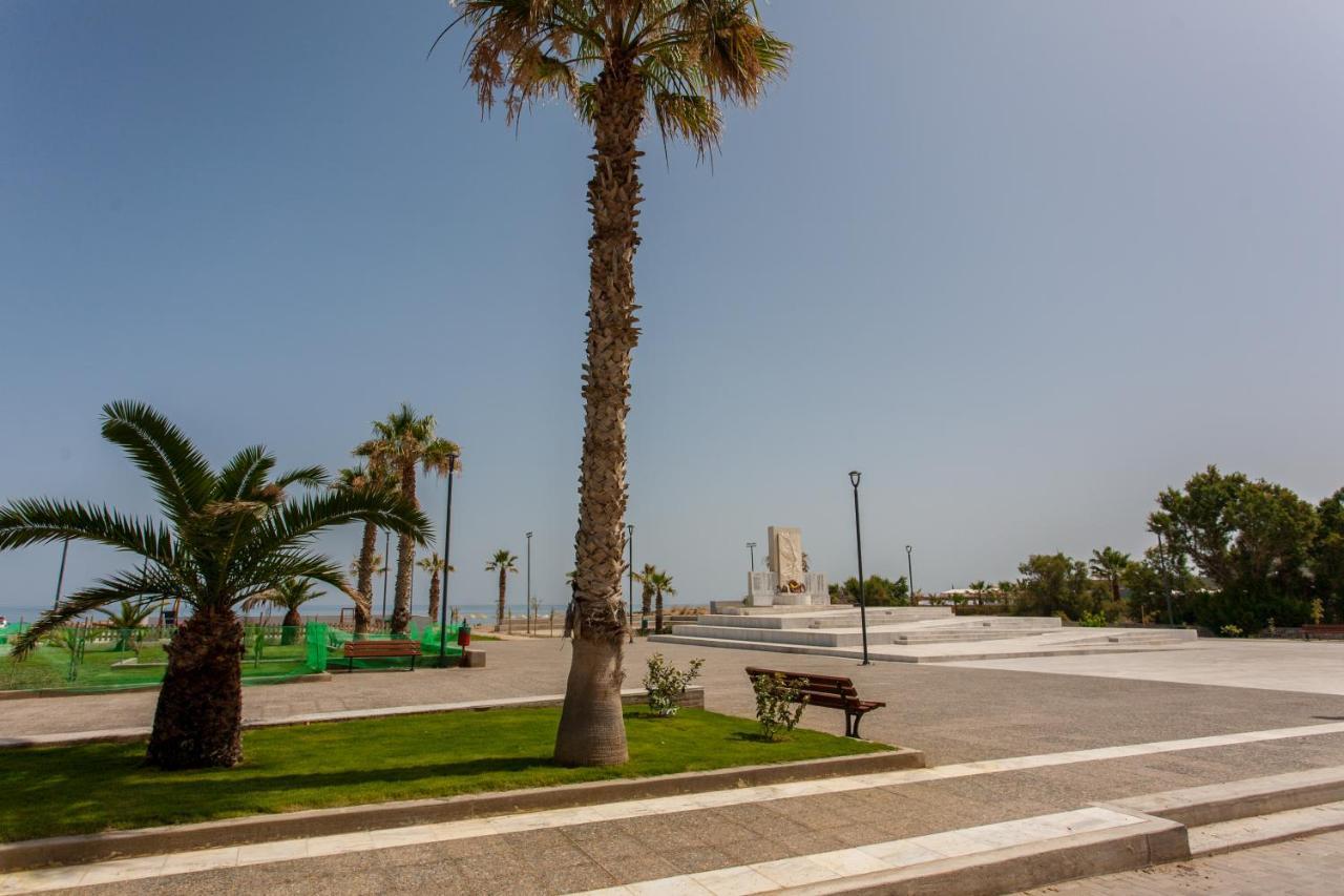 Water Lily Apartment By The Sea Rethymno  ภายนอก รูปภาพ